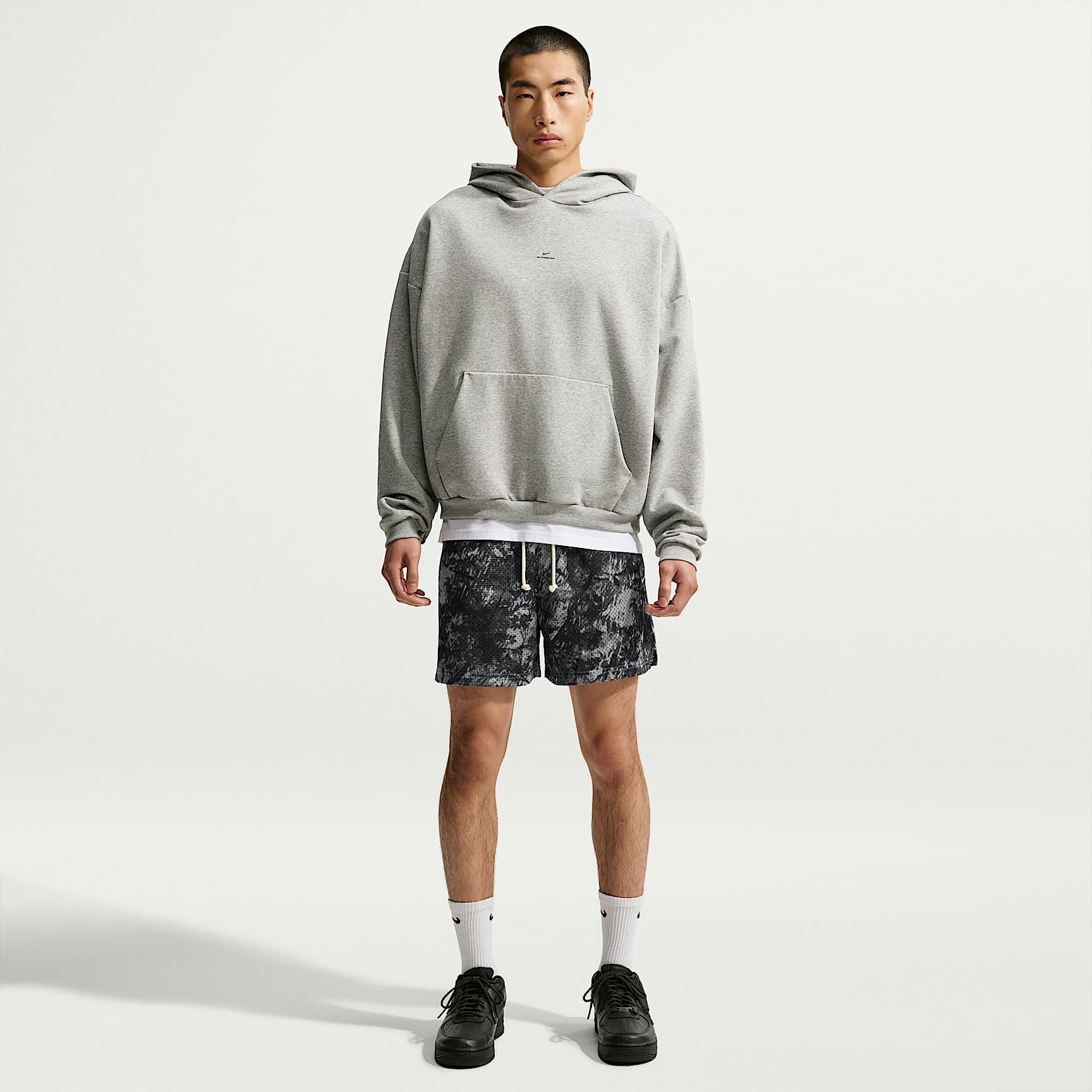Nike Standard Issue Men's 5